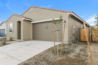 4728 S 69th Ave in Phoenix, AZ - Building Photo - Building Photo