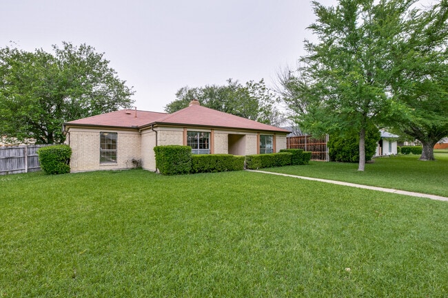 1607 Heather Glen Ct in Richardson, TX - Building Photo - Building Photo