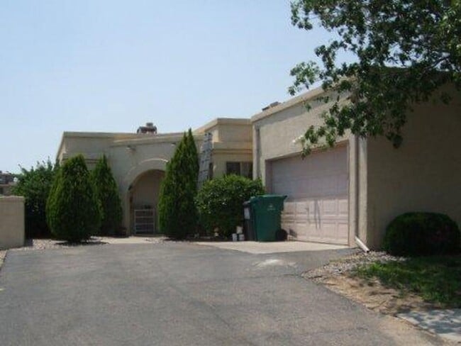 property at 1928 Lee Loop NE