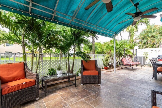 16453 SW 97th St in Miami, FL - Building Photo - Building Photo