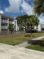 5122 NW 79th Ave in Doral, FL - Building Photo