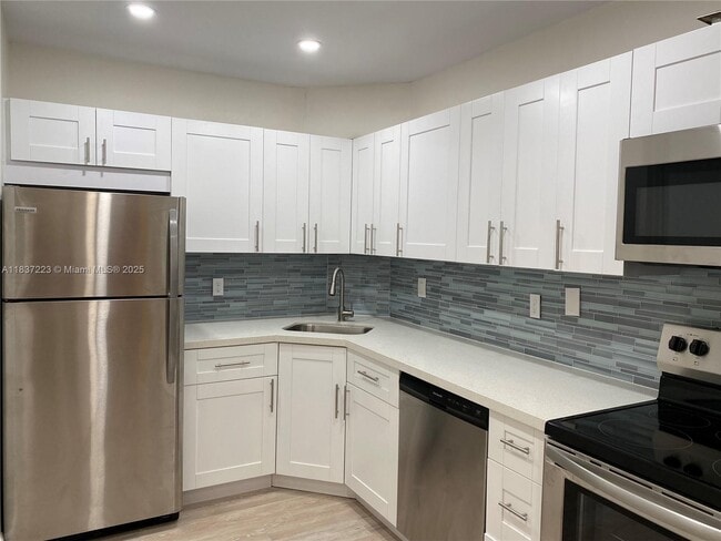 property at 3119 Oakland Shores Dr