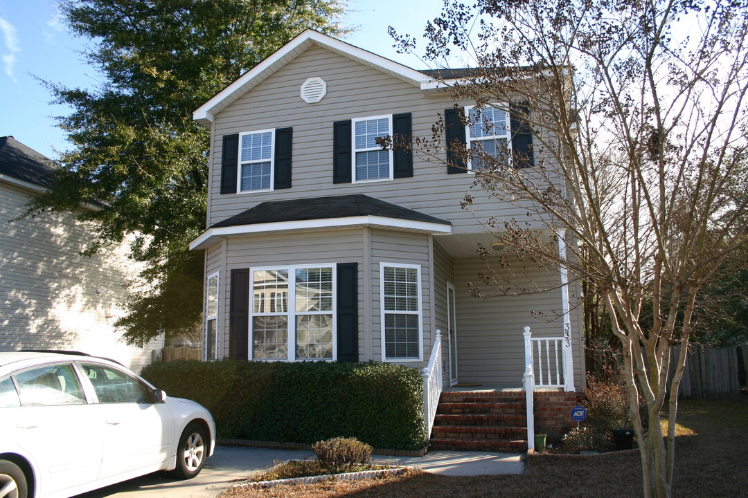 333 Montclaire Ln in West Columbia, SC - Foto de edificio