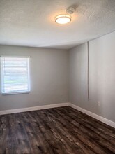16220 Wallace St in Umatilla, FL - Building Photo - Building Photo