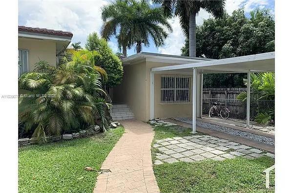 800 SW 25th Rd in Miami, FL - Building Photo