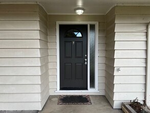 2106 Golden Gardens St in Eugene, OR - Building Photo - Building Photo