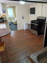 65 13th St, Unit Basement in Troy, NY - Foto de edificio - Building Photo