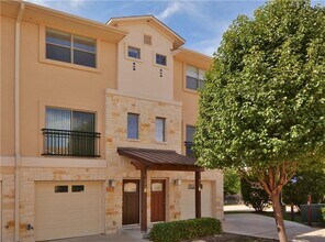 13420 Lyndhurst St in Austin, TX - Foto de edificio - Building Photo
