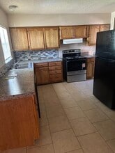 511 Highcrest Dr in Dallas, TX - Foto de edificio - Building Photo