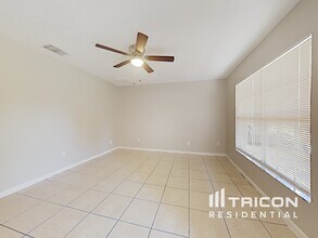 1115 Oakhill St in Seffner, FL - Building Photo - Building Photo