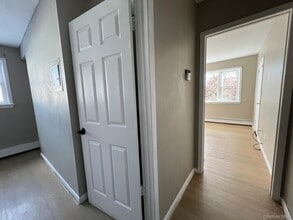 1313 Jericho Tpke in New Hyde Park, NY - Building Photo - Building Photo