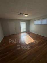 1817 SW 71st Terrace in Topeka, KS - Building Photo - Building Photo