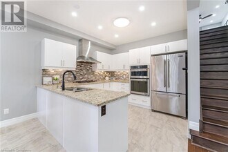 51 Newcastle Ct in Kitchener, ON - Building Photo - Building Photo