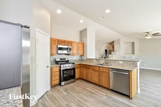 5312 N Regena Rose St in North Las Vegas, NV - Building Photo - Building Photo