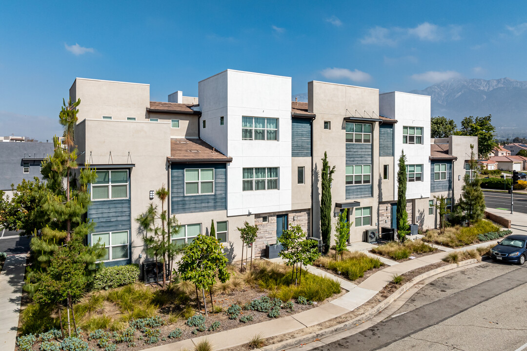 The Bungalows at Terra Vista in Rancho Cucamonga, CA - Foto de edificio