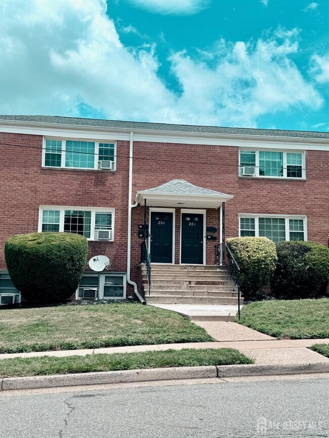 261 Loring Ave