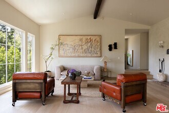 4228 Los Nietos Dr in Los Angeles, CA - Foto de edificio - Building Photo