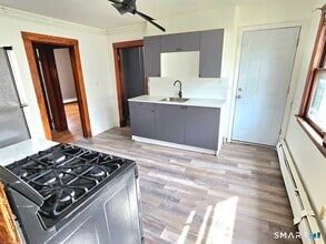 70 Monroe St in New Britain, CT - Building Photo - Building Photo