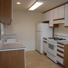 2140 SW Canyon Dr in Redmond, OR - Building Photo - Building Photo
