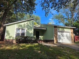 3003 Thornhill Rd in Fayetteville, NC - Building Photo