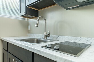 104 S 51st St in Philadelphia, PA - Building Photo - Building Photo