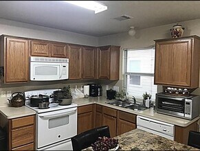 20711 Sycamore Wood Dr in Houston, TX - Building Photo - Building Photo