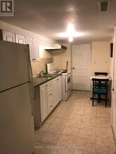 235 Oakwood Ave in Toronto, ON - Building Photo - Building Photo