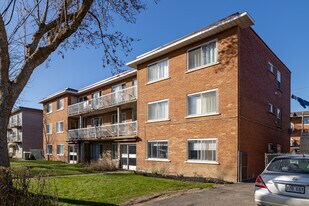 7145 Valdombre in Montréal, QC - Building Photo