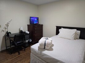 3240 Whitehall Rd in Columbia, SC - Building Photo