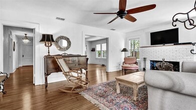 325 16th Ave NE in St. Petersburg, FL - Building Photo - Building Photo