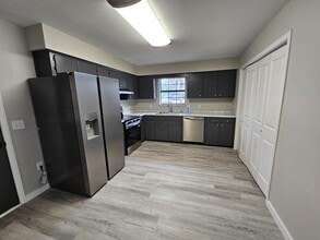 100 North St in Long Beach, MS - Building Photo - Building Photo