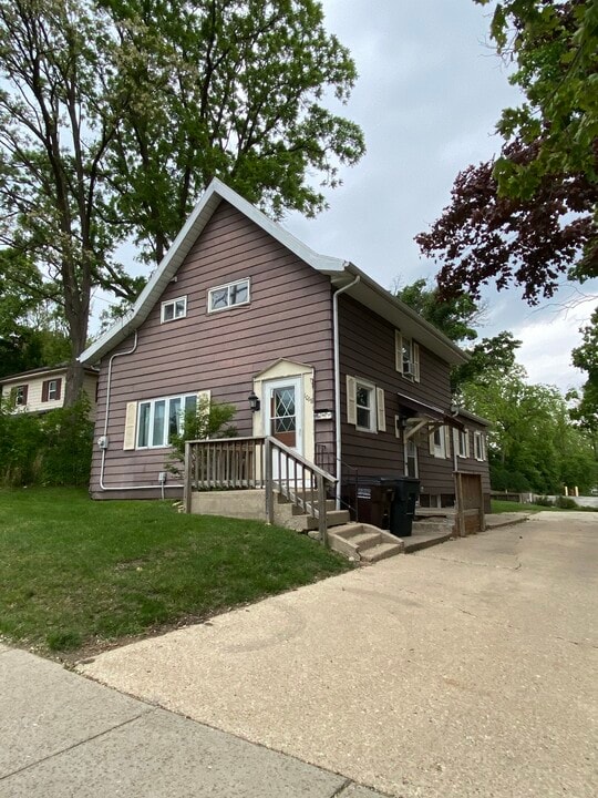 1018 W Florence St in Whitewater, WI - Building Photo