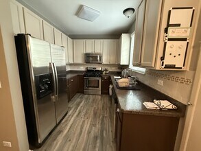 2340 Hudson Cir in Aurora, IL - Building Photo - Building Photo