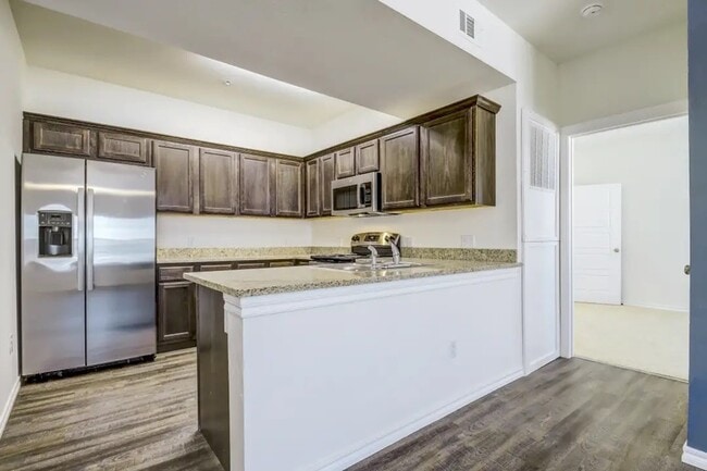 The Lofts at Valencia in Edmond, OK - Building Photo - Building Photo