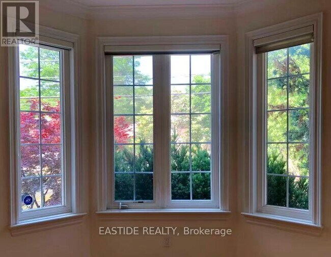 331 Senlac Rd in Toronto, ON - Building Photo - Building Photo