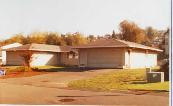 5009-5011 Wa-Tau-Ga Ave in Tacoma, WA - Foto de edificio