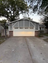 208 N Cedar in Goddard, KS - Building Photo