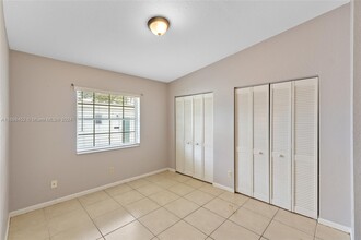 6138 Grant St in Hollywood, FL - Building Photo - Building Photo