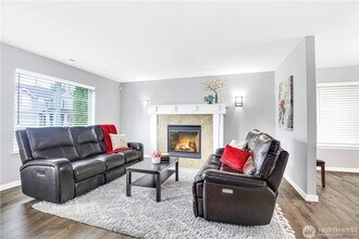 33816 SE Tibbits St in Snoqualmie, WA - Building Photo - Building Photo