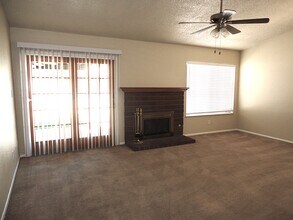1913 Piccolo Way in Las Vegas, NV - Building Photo - Building Photo