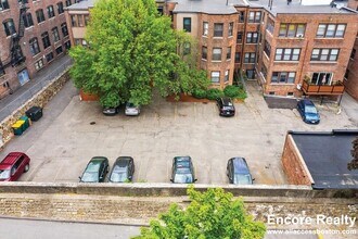 11 Stearns Rd, Unit 1 in Brookline, MA - Foto de edificio - Building Photo