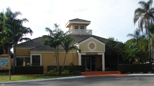 Heron Pond in Pembroke Pines, FL - Building Photo - Building Photo