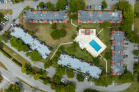 Fairview Of California Club in Miami, FL - Building Photo - Building Photo