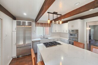 209 San Miguel Rd in Pasadena, CA - Building Photo - Building Photo