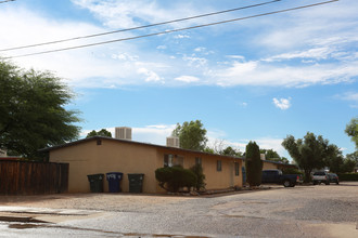 4450 E Fairmount St in Tucson, AZ - Building Photo - Building Photo