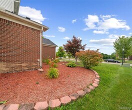 5864 Willow Ridge Dr in Ypsilanti, MI - Building Photo - Building Photo