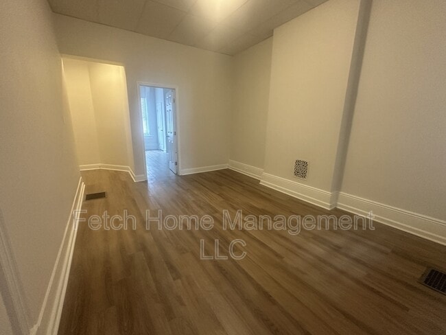 property at 117 S 10th St