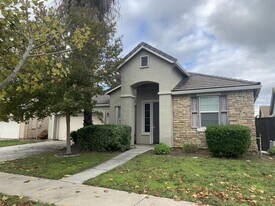 353 Ellison Pl in Merced, CA - Building Photo