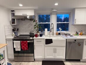 2 Oak St in Westport, CT - Building Photo - Building Photo