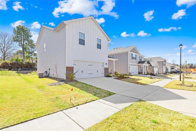 2128 Blue Sky Mdws Dr in Monroe, NC - Building Photo - Building Photo